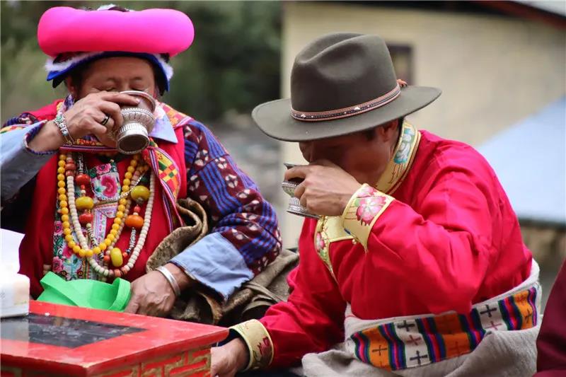 藏族木作——木碗     香格里拉旅游攻略