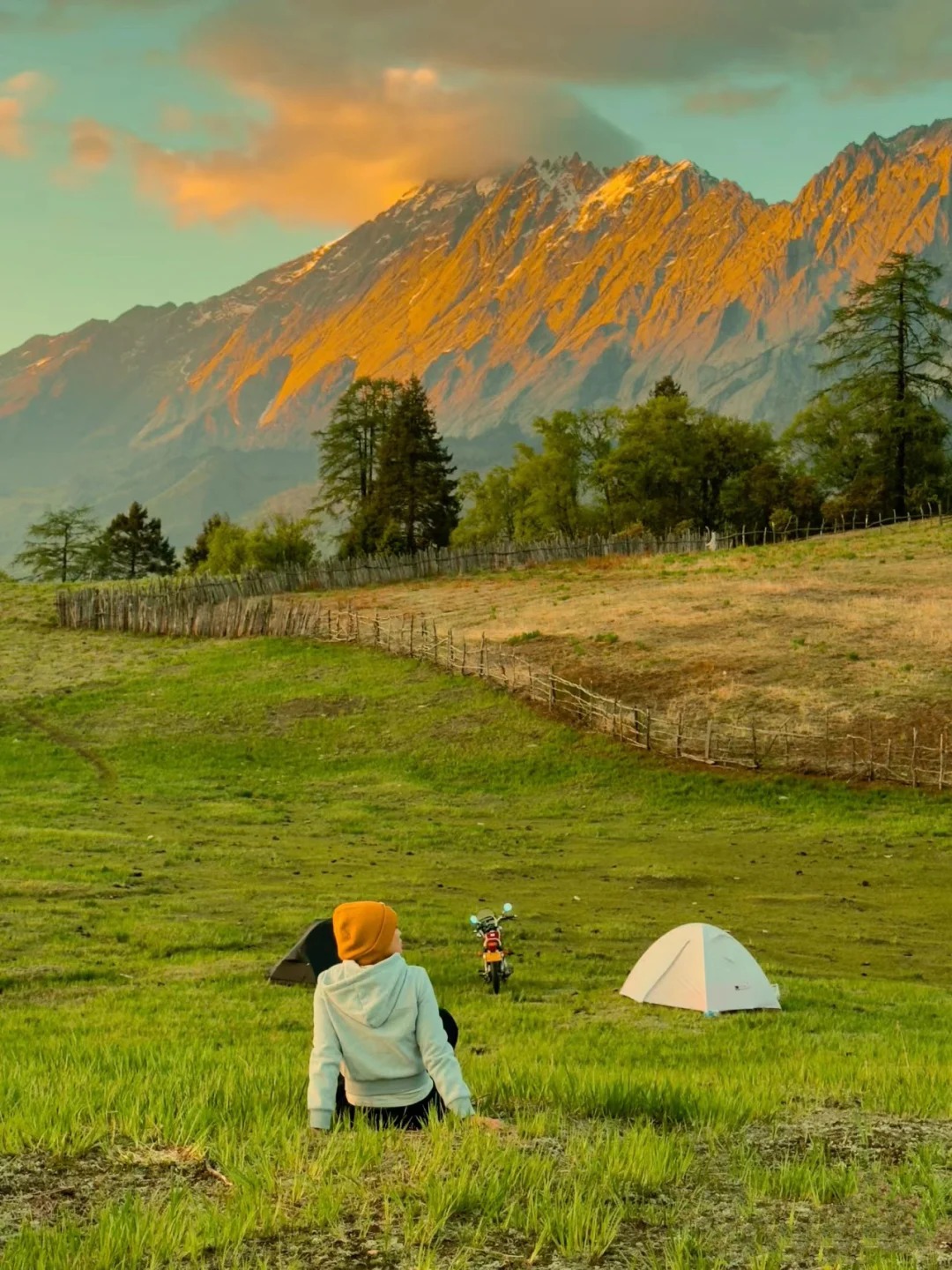 云南旅游,云南旅行社,云南团建公司,云南策划公司,云南会议会展,香格里拉旅游,香格里拉旅行社,香格里拉团建公司,香格里拉策划公司,香格里拉会议会展：云南阿勒泰-香格里拉老药山徒步