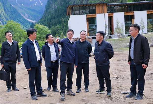 香格里拉旅游：罗朝峰在雨崩、南姐（极）洛调研时强调：坚持生态保护优先 推动文旅产业高质量发展