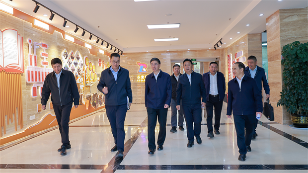 香格里拉旅游：罗朝峰调研服务业发展情况时强调：大力发展服务业助推全州经济高质量发展