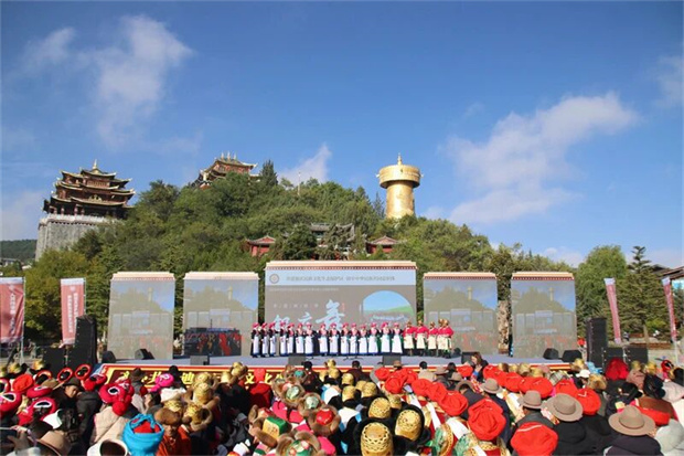 香格里拉旅游：